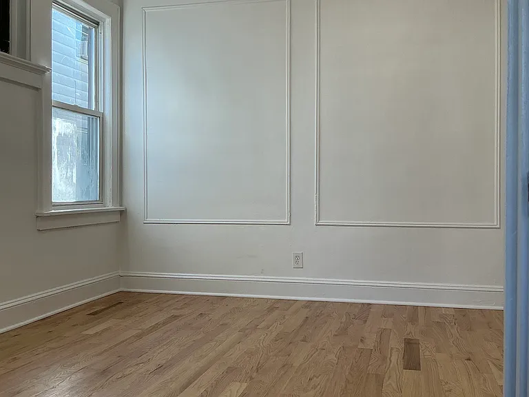 319 Vermont Ave — Photo 8