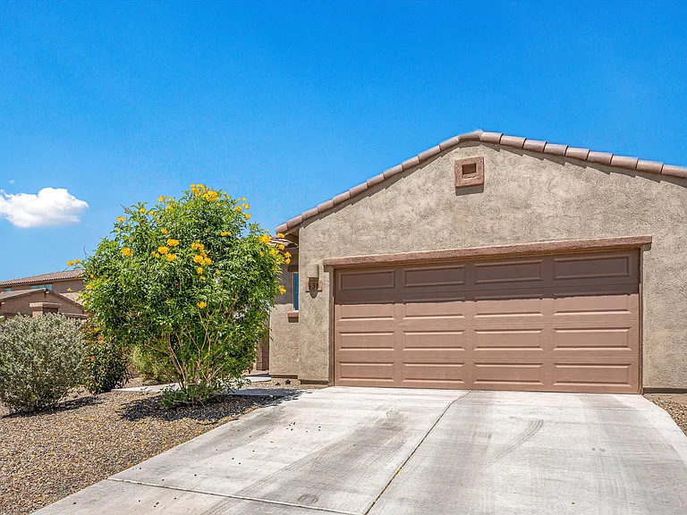 958 W Calle Las Varitas — Photo 2