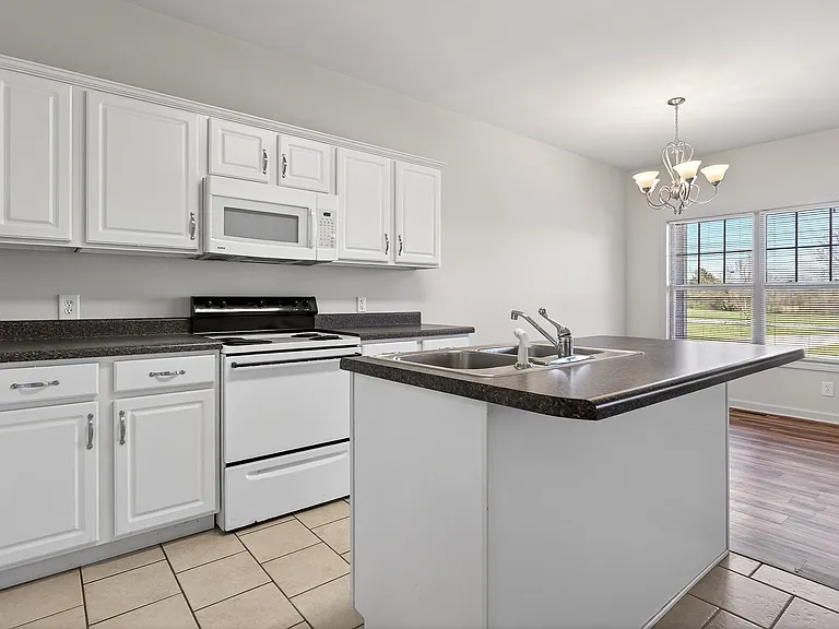 279 Dale Ln #B — Photo 6
