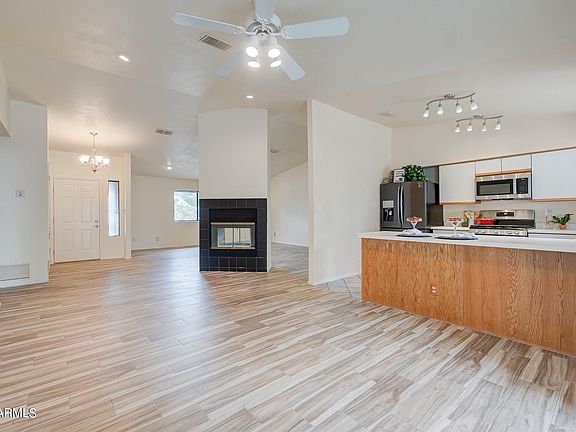 3rd image of 2497 Canyon View Dr