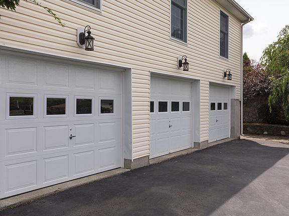 5th image of 27 Cunningham Dr