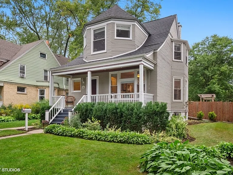 1911 Colfax St — Photo 2