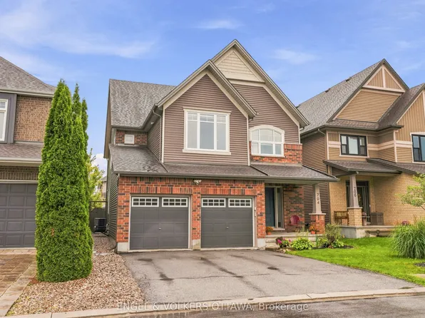 704 Wrangler Cir, Ottawa, ON K2S 0R2