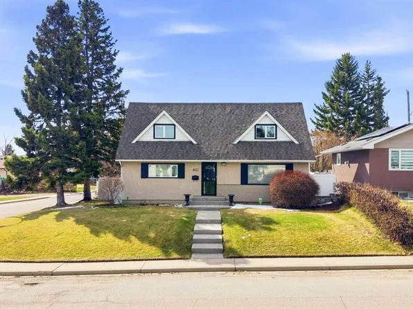 803 NW Seattle Dr SW, Calgary, AB T2W 0M9