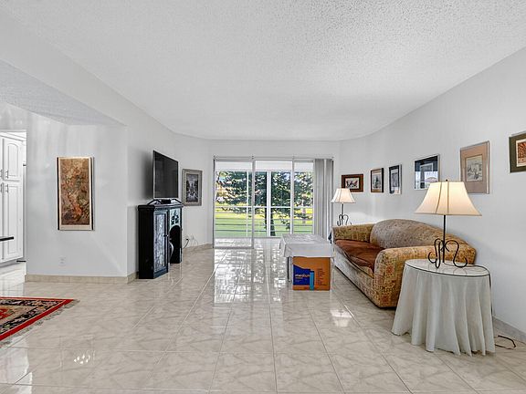 4th image of 3810 Via Poinciana #206