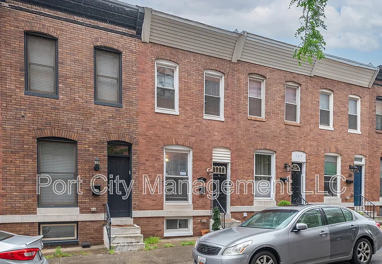 127 S Robinson St — Photo 3
