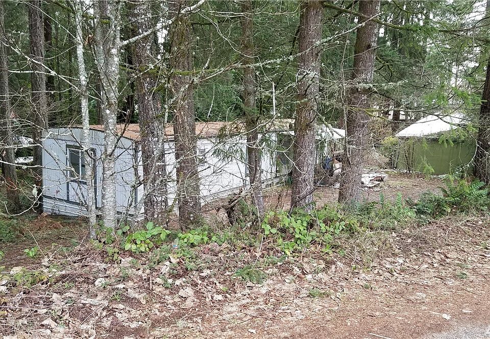 2nd image of 51 NE Harpoon Dr