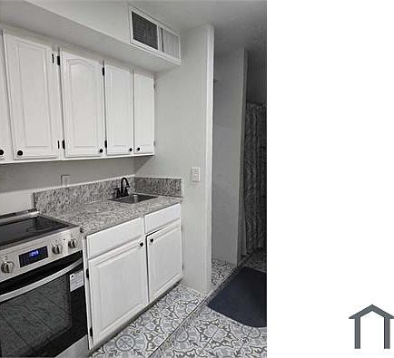 1st image of 300 Rhode Island St SE #1
