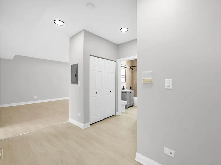 310 N Menard — Photo 9