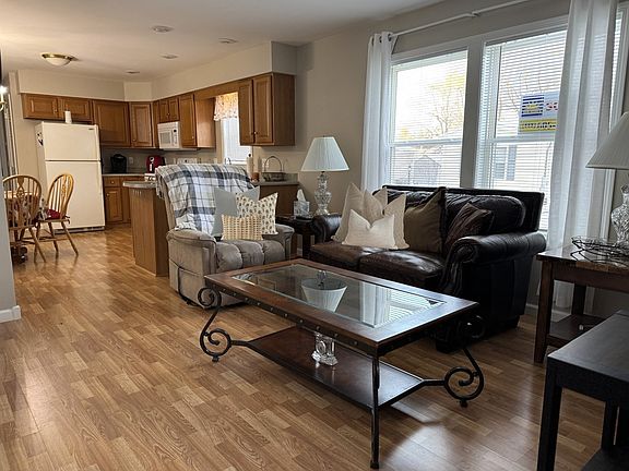 3rd image of 2 Maple Rd #92