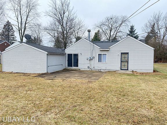 3rd image of 21150 Avon Ln