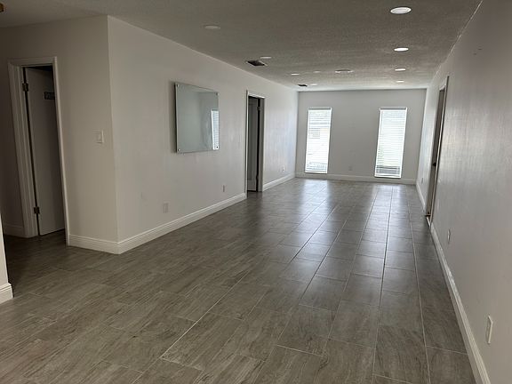 4th image of 5401 Alhambra Dr