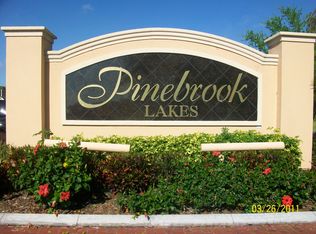 5498 Governors Dr, Fort Myers, FL 33907