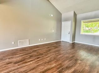 850 N Lola Ln, Fayetteville, AR 72701