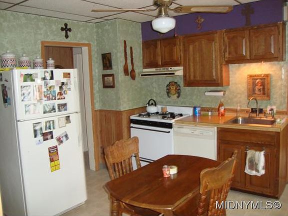 3rd image of 27 Gardner St