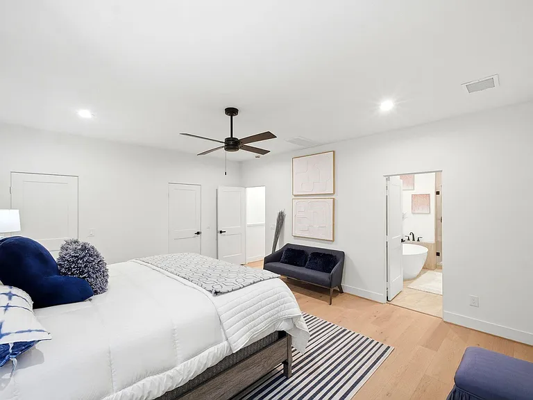 2212 Lou Ellen Ln #C — Photo 33