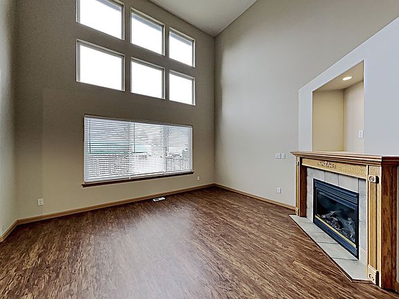 5th image of 13226 108th Ave E