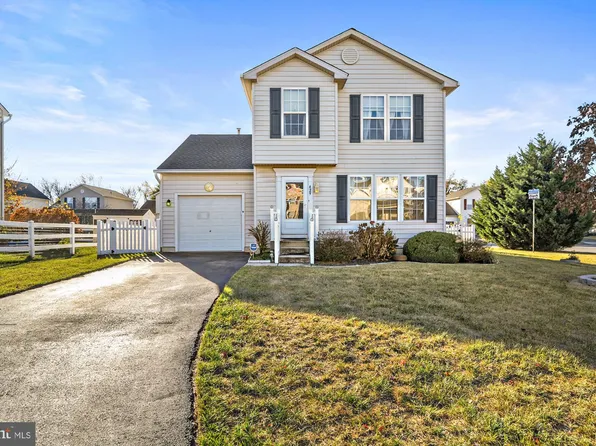 429 Woodpecker Dr, Smyrna, DE 19977