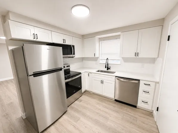 6911 N Chas Dr APT C, Liberty, MO 64068