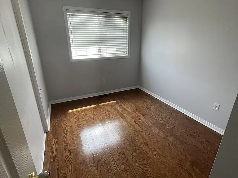 80 Acorn Pl #112 — Photo 12