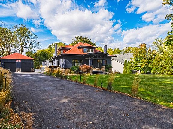 3rd image of 595 Mount Pleasant Rd