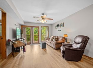 437 Notch Ln APT 5, Reeds Spring, MO 65737