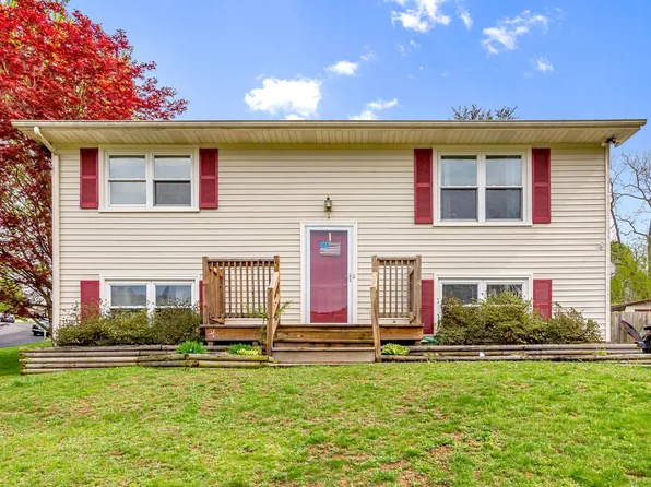 8337 Brubaker Dr, Roanoke, VA 24019