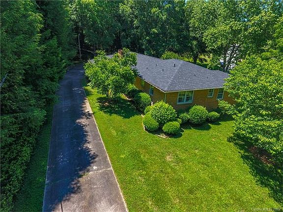 3rd image of 812 Danbrook Cir