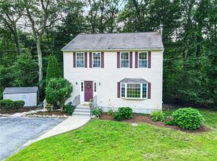 101 Pilgrim Ave, Coventry, RI 02816