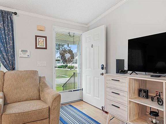 2nd image of 2892 Palm Rd.
