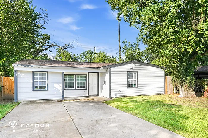 5033 Doolittle Blvd — Photo 2