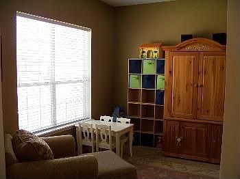 5th image of 716 Red Cedar Ct
