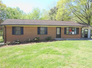 354 Green Meadows Dr, Lexington, NC 27292