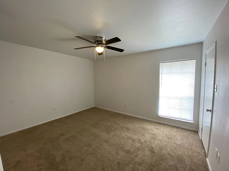 Midtown Manor and Towers Apartments Bedroom