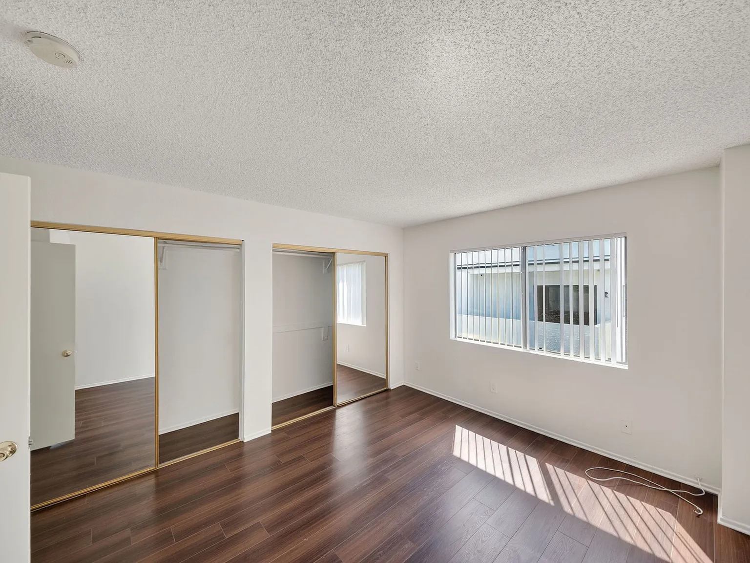 2 bed, 1.5 bath, 966 sqft, $2,625 — Photo 4