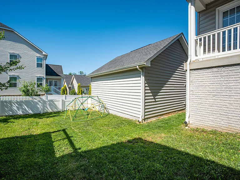 Detached Garage