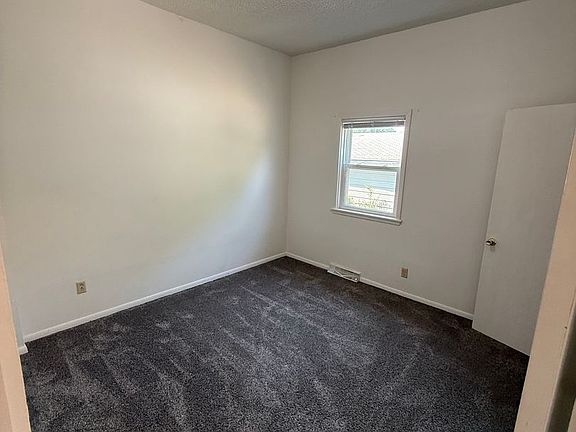 5th image of 313 S 8th St