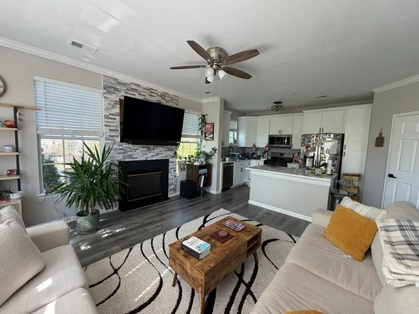 2434 Coopers Branch Ct #2434, Herndon, VA 20171