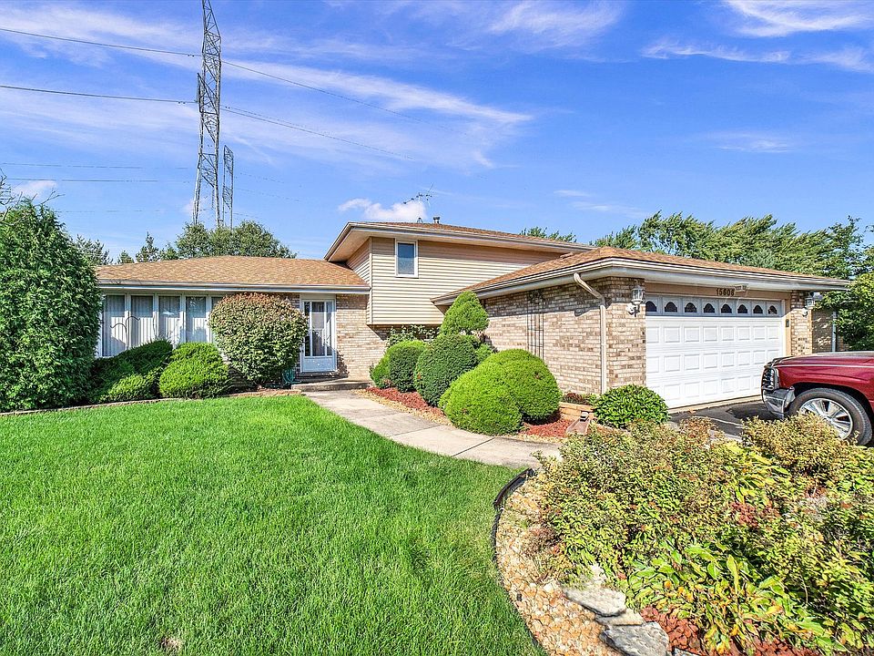 1st image of 15606 Canterbury Ln