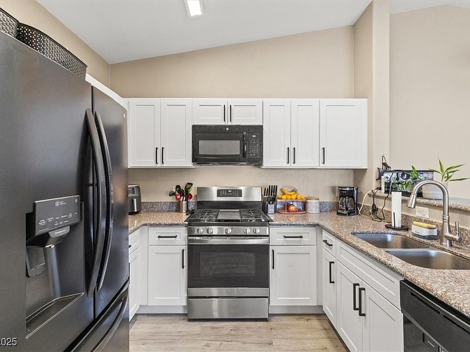 1st image of 6539 Ozzie Harriet Ave #101