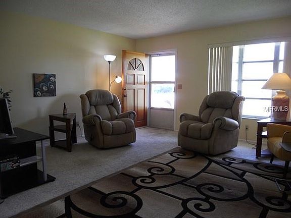 2nd image of 3960 Mainlands Blvd N
