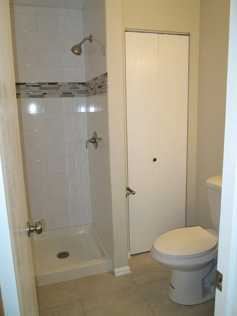 3 bedroom house near Garden Acres Park — Photo 1