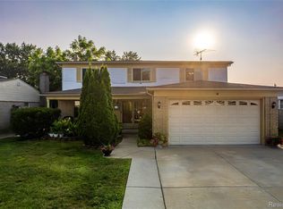 35567 Doyle Dr, Sterling Heights, MI 48310