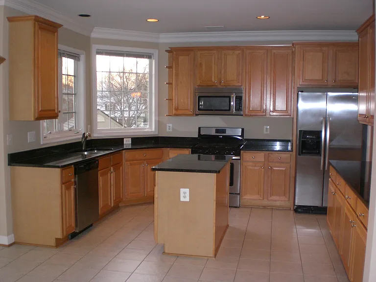 607 N Illinois St — Photo 17