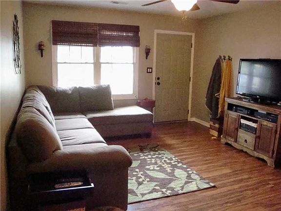 2nd image of 365 Heritage Dr