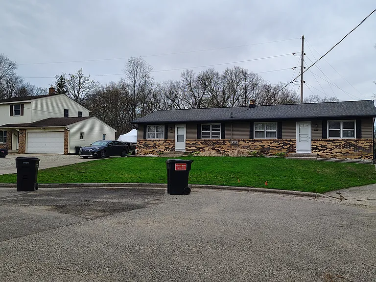 Duplex at end of the cul-de-sac.
Unit on right is for rent.