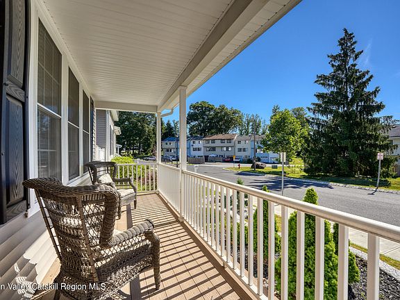 5th image of 27 Vista Drive
