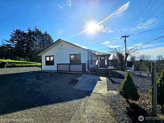 2nd image of 2914 Columbia Heights Road