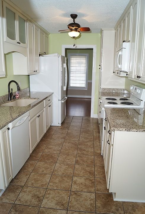 1st image of 302 Plateau Dr