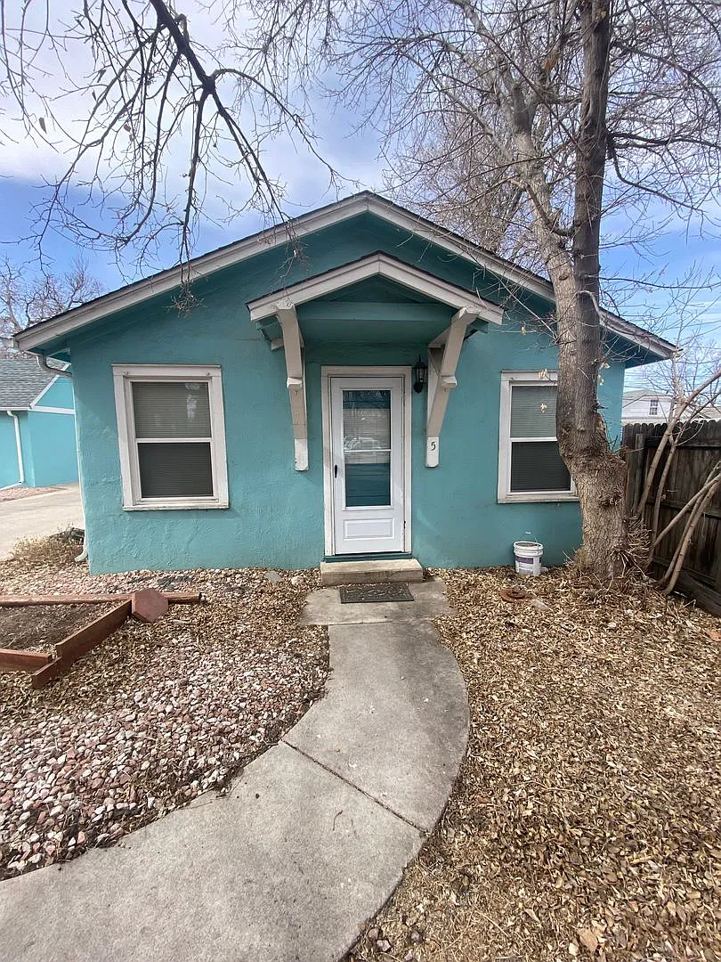 Charming in the heart of Englewood — Photo 2